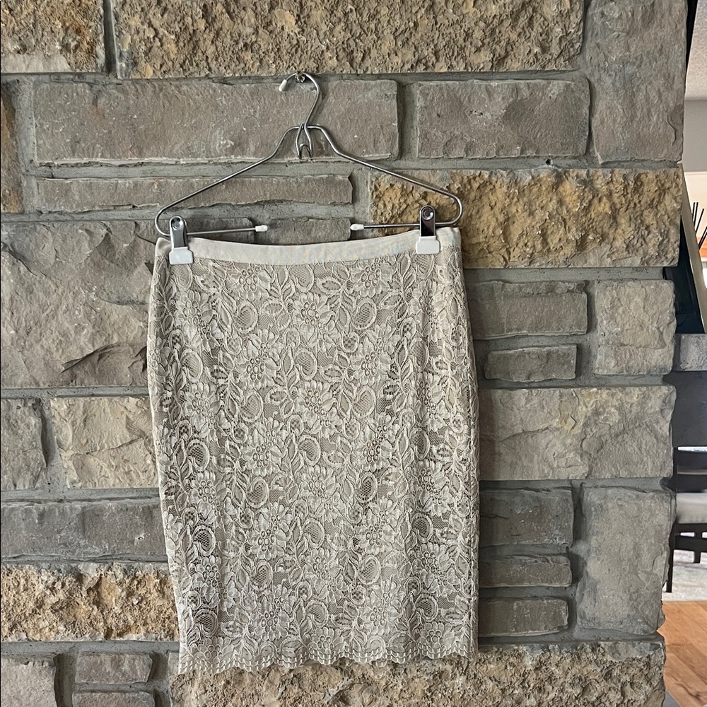 New York & Company Cream Lace Pencil Skirt Size 10